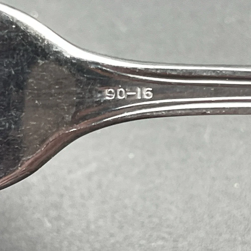 Oneida Barcelona 90-16 Stainless Flatware Lot 8 Mixed Forks Knives